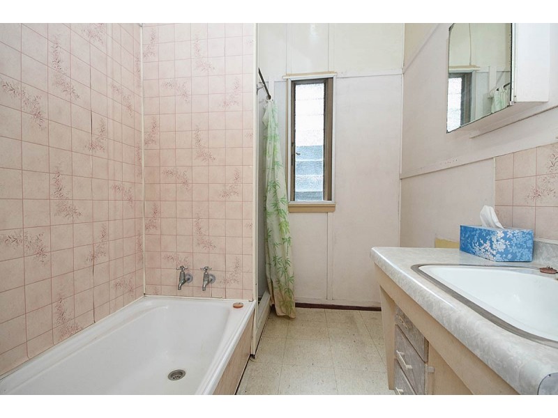 131 Manly Road Manly West, Manly West QLD 4179