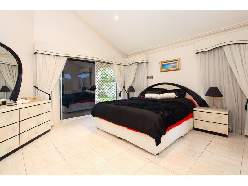 22 Turnberry Pl, Carindale QLD 4152