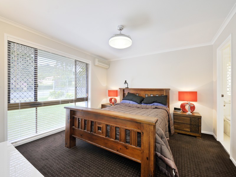 97 Scrub Road, Carindale QLD 4152