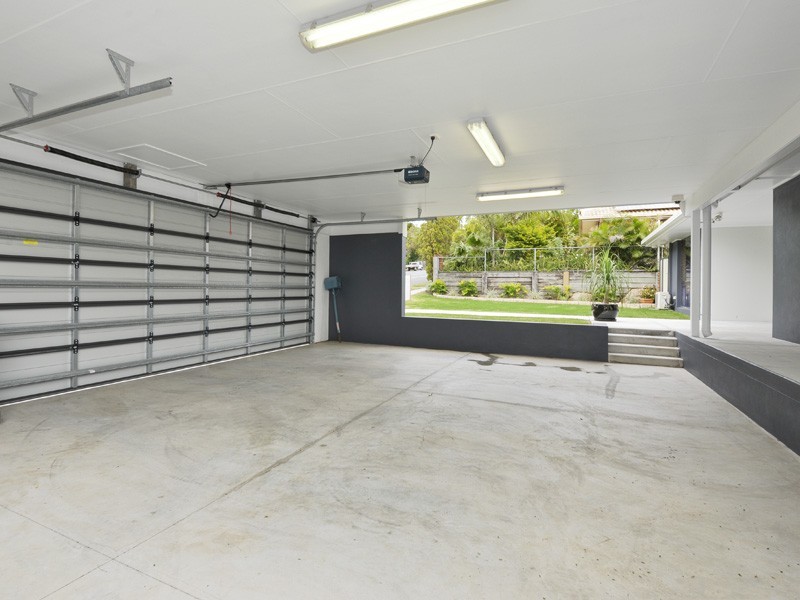 97 Scrub Road, Carindale QLD 4152