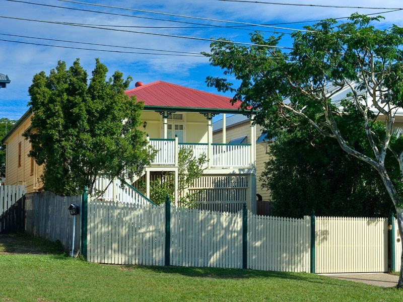 11 Halland Tce, Camp Hill QLD 4152