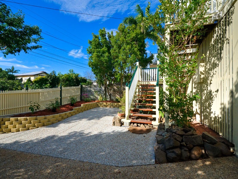 11 Halland Tce, Camp Hill QLD 4152