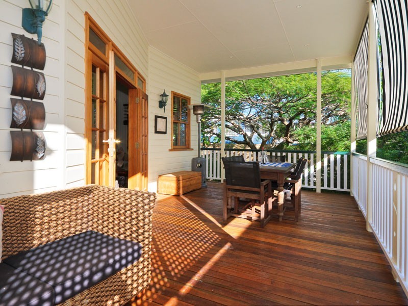 11 Halland Tce, Camp Hill QLD 4152