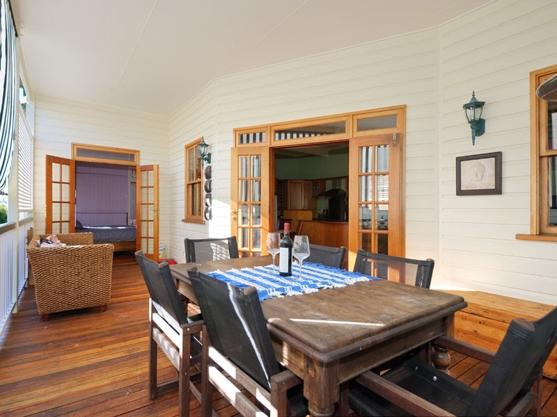 11 Halland Tce, Camp Hill QLD 4152