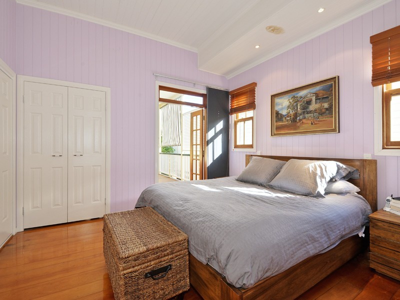 11 Halland Tce, Camp Hill QLD 4152