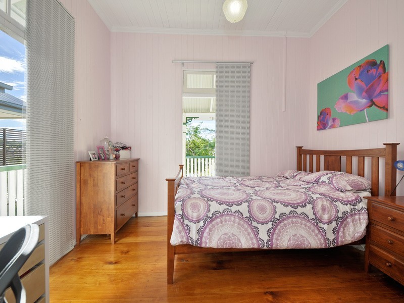 11 Halland Tce, Camp Hill QLD 4152