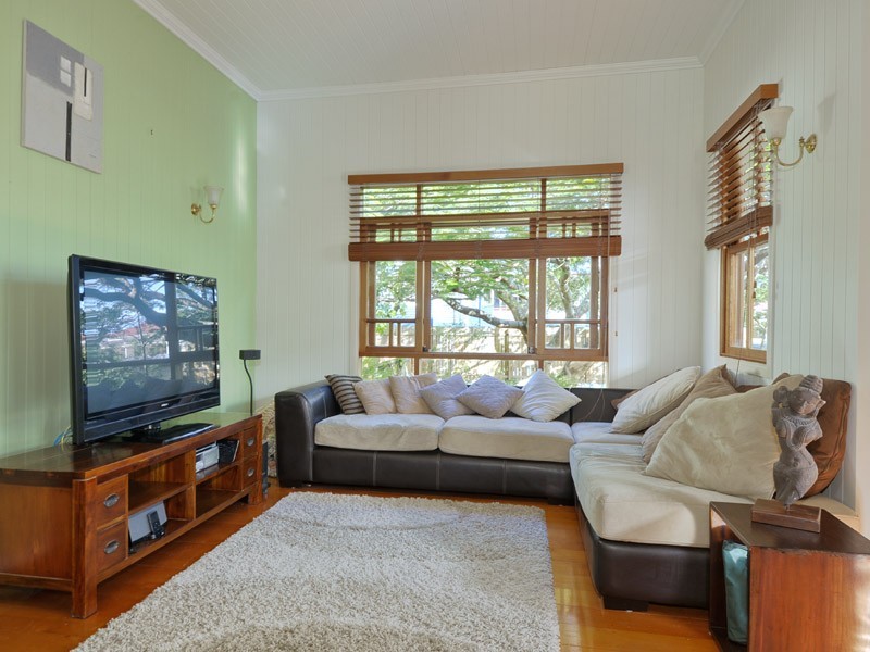 11 Halland Tce, Camp Hill QLD 4152