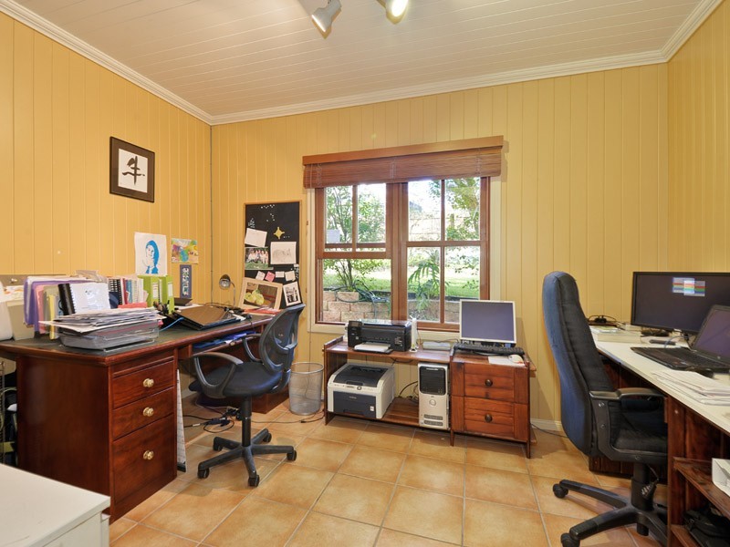 11 Halland Tce, Camp Hill QLD 4152