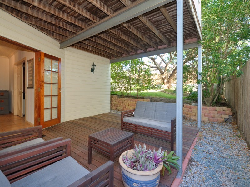 11 Halland Tce, Camp Hill QLD 4152