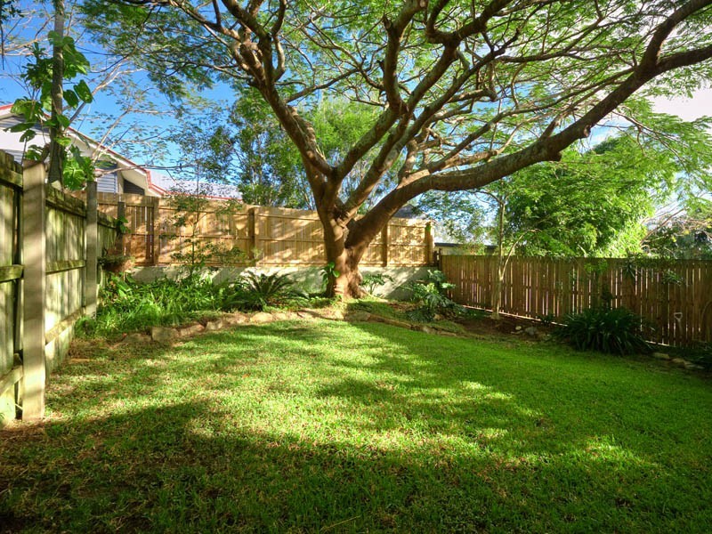 11 Halland Tce, Camp Hill QLD 4152