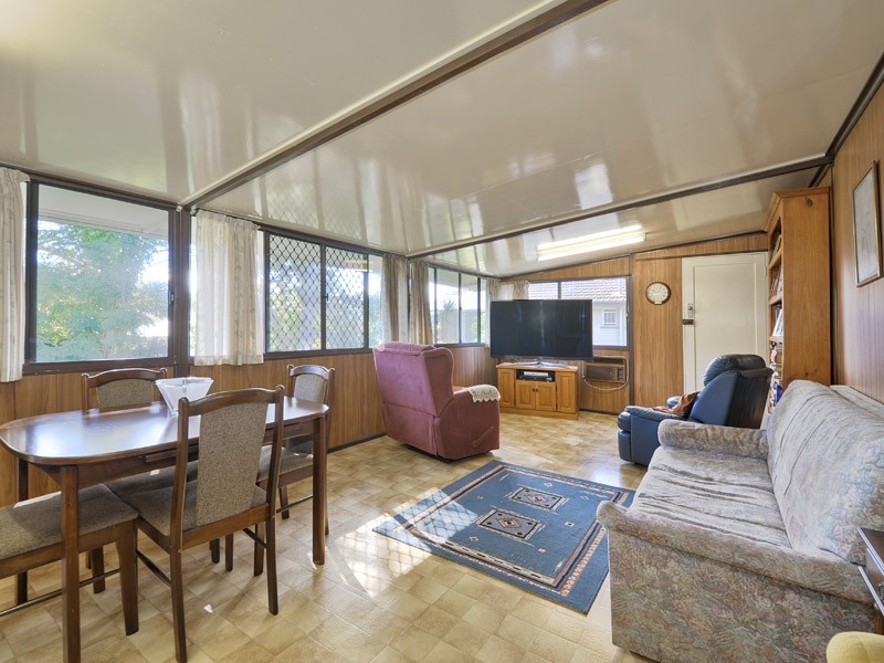 84 Sydney Avenue, Camp Hill QLD 4152