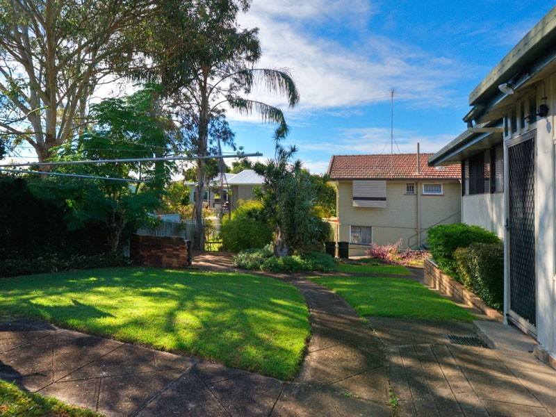 84 Sydney Avenue, Camp Hill QLD 4152