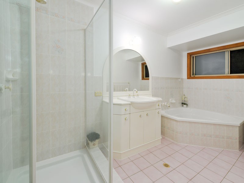 17 Merion Place, Carindale QLD 4152