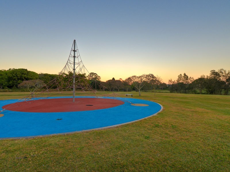 17 Merion Place, Carindale QLD 4152