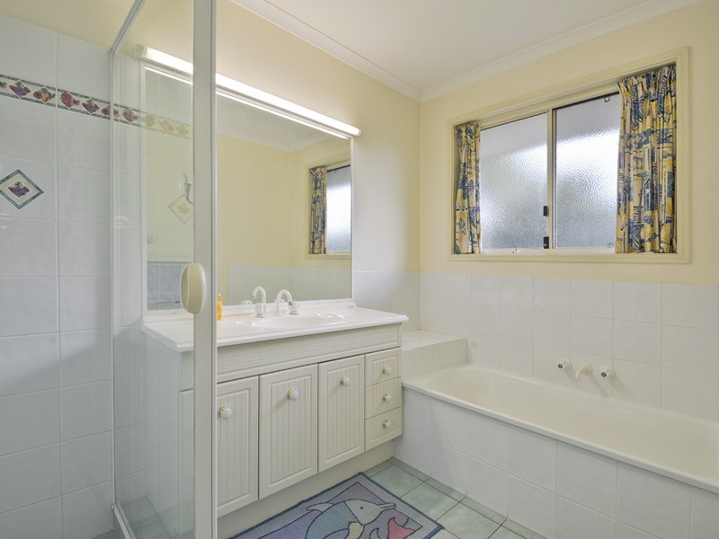 27 Braemar Place, Carindale QLD 4152