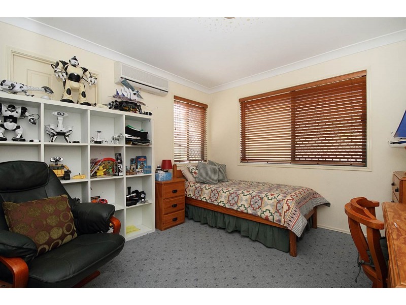 10 Hart Close, Mackenzie QLD 4156