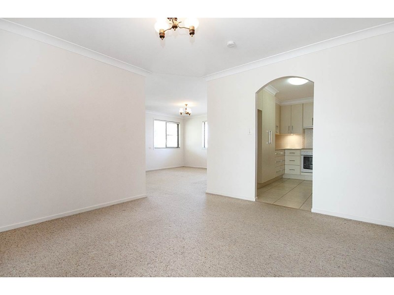 18 Lindisfarne Street, Carindale QLD 4152