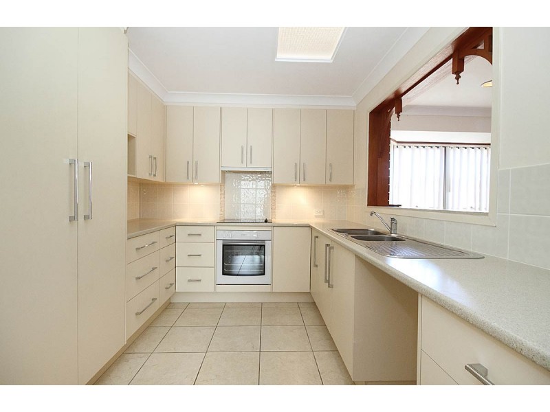 18 Lindisfarne Street, Carindale QLD 4152