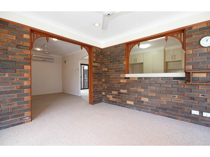 18 Lindisfarne Street, Carindale QLD 4152