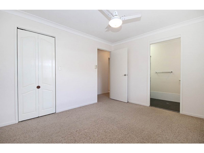 18 Lindisfarne Street, Carindale QLD 4152