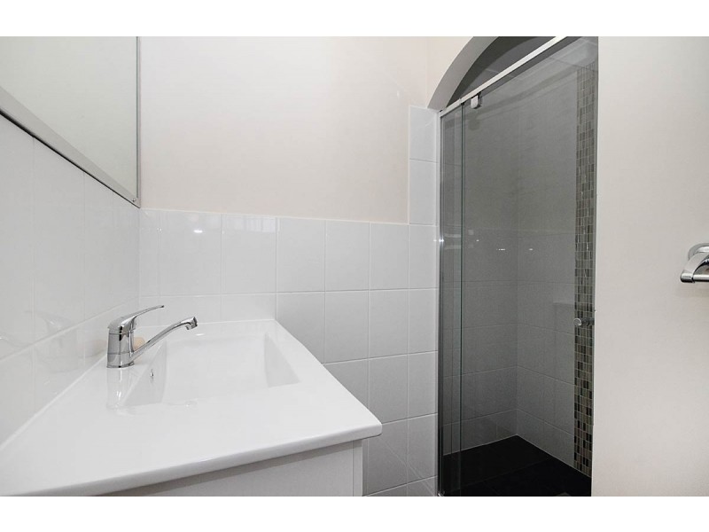 18 Lindisfarne Street, Carindale QLD 4152