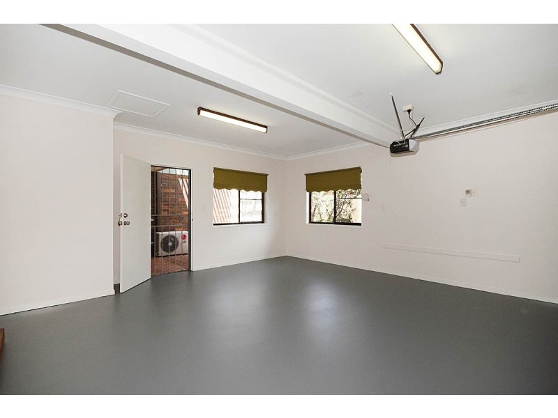 18 Lindisfarne Street, Carindale QLD 4152