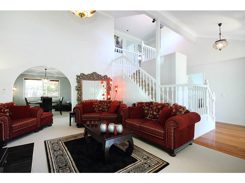 138 Kilmorey Street, Carindale QLD 4152