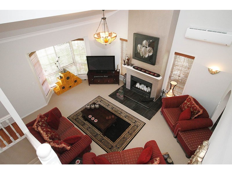 138 Kilmorey Street, Carindale QLD 4152