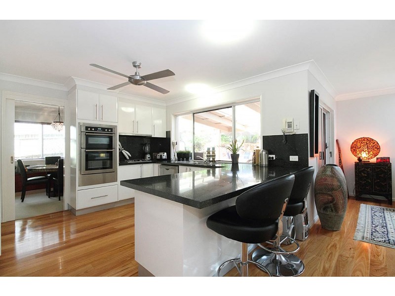 138 Kilmorey Street, Carindale QLD 4152