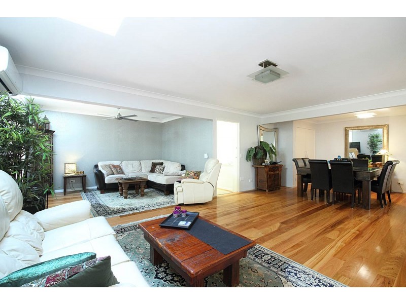 138 Kilmorey Street, Carindale QLD 4152