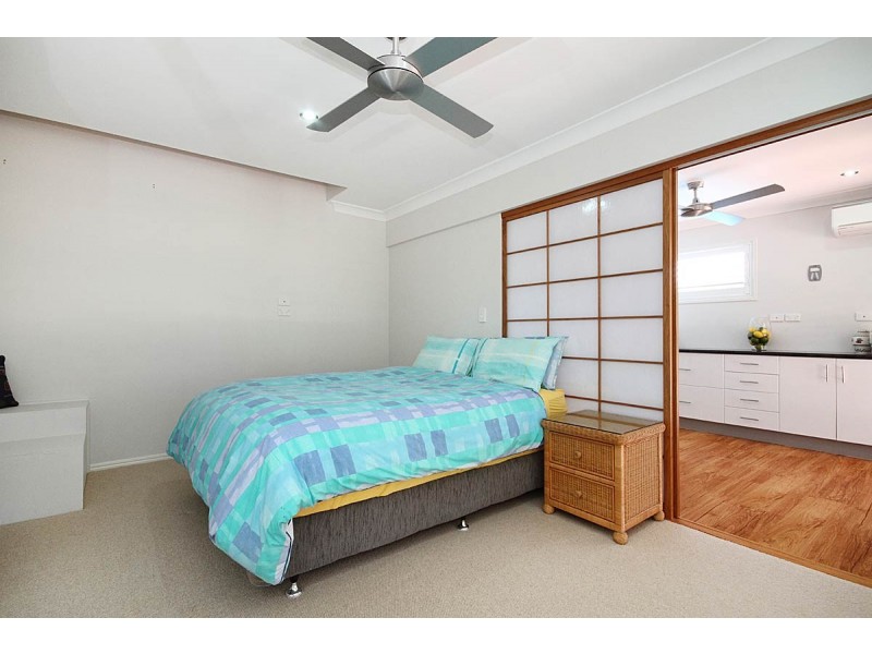 138 Kilmorey Street, Carindale QLD 4152