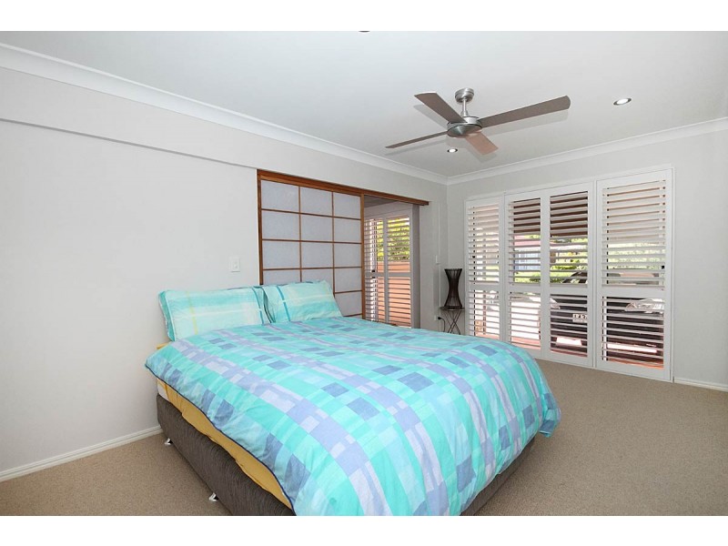 138 Kilmorey Street, Carindale QLD 4152