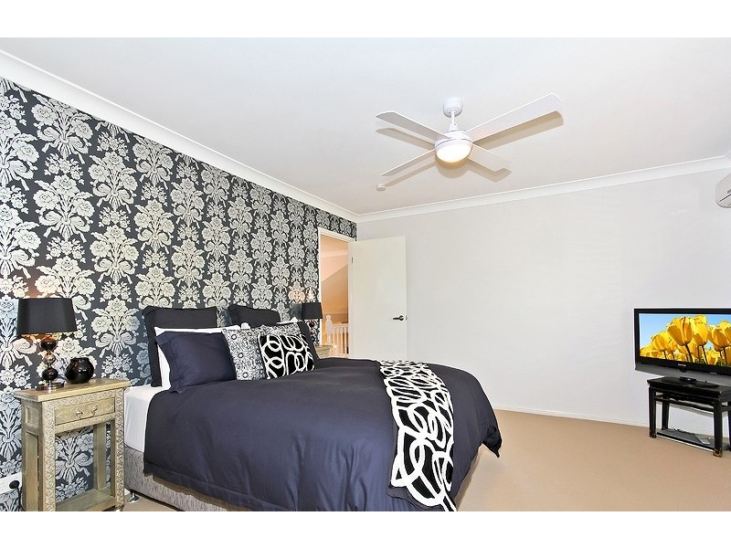 138 Kilmorey Street, Carindale QLD 4152