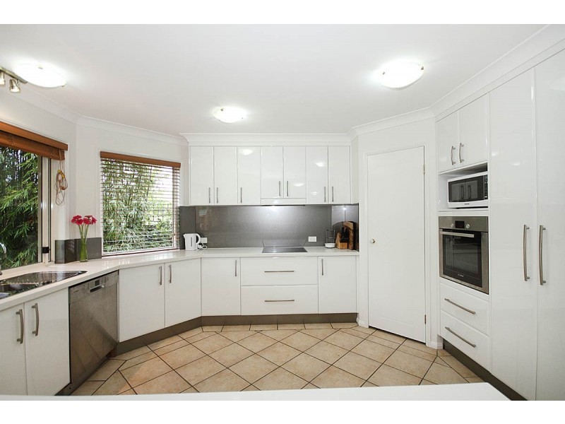 10 Willow Place, Carindale QLD 4152