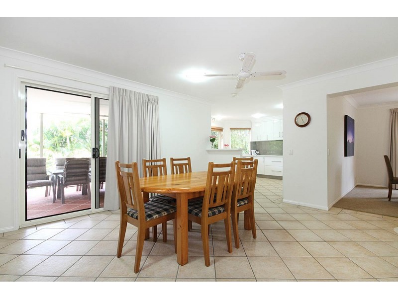 10 Willow Place, Carindale QLD 4152