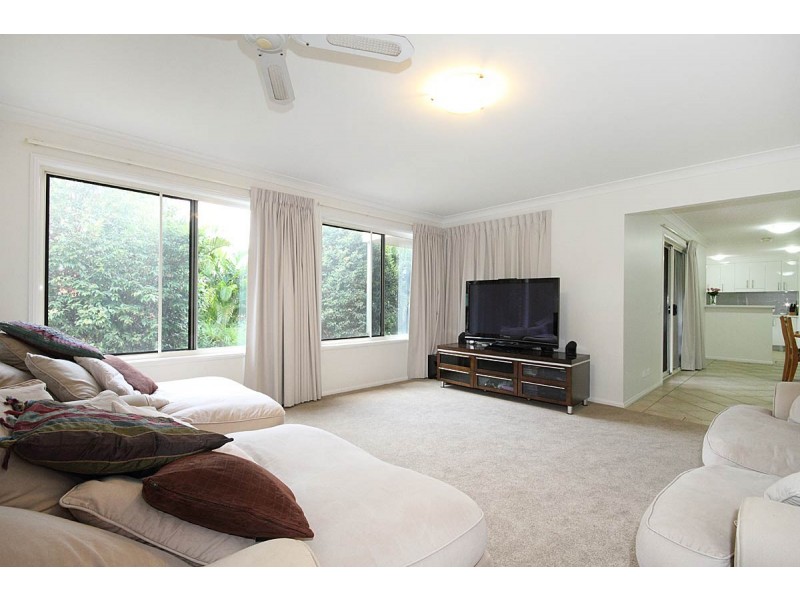 10 Willow Place, Carindale QLD 4152