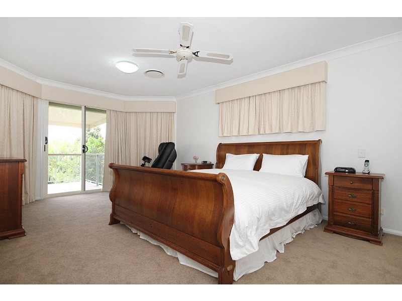 10 Willow Place, Carindale QLD 4152