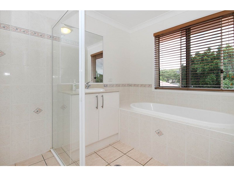 10 Willow Place, Carindale QLD 4152