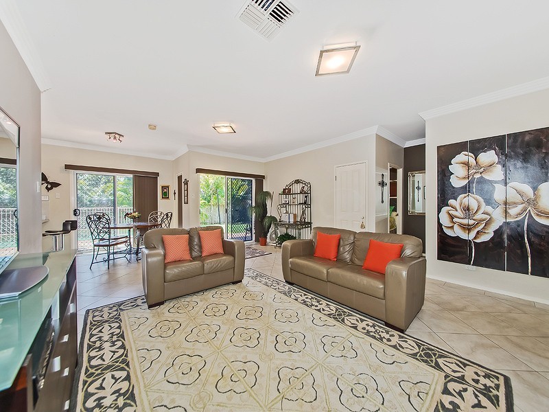 107 Cribb Road, Carindale QLD 4152