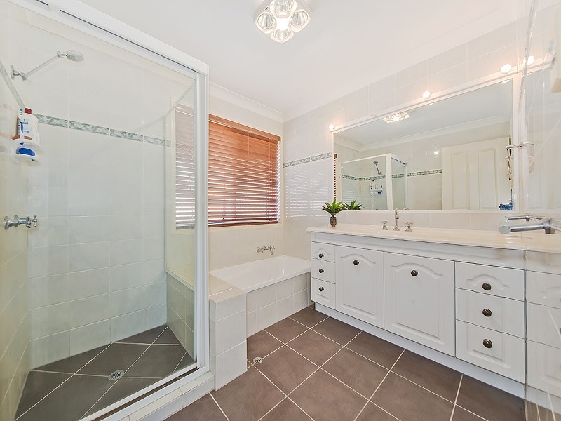 107 Cribb Road, Carindale QLD 4152