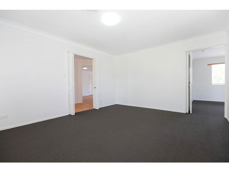 8 Ruisdael Place, Mackenzie QLD 4156