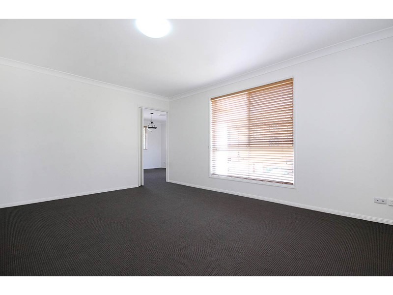 8 Ruisdael Place, Mackenzie QLD 4156