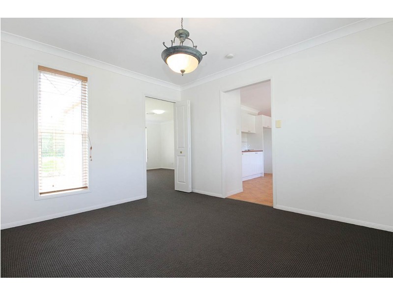 8 Ruisdael Place, Mackenzie QLD 4156