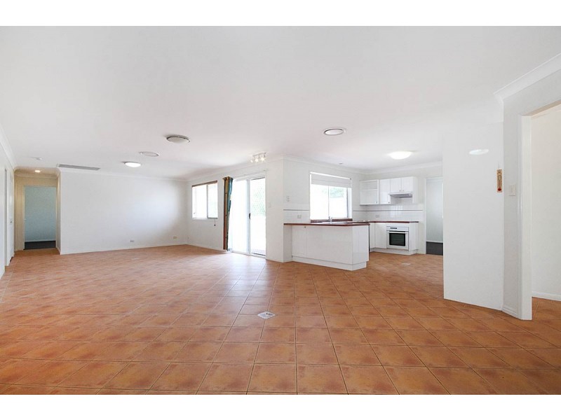 8 Ruisdael Place, Mackenzie QLD 4156