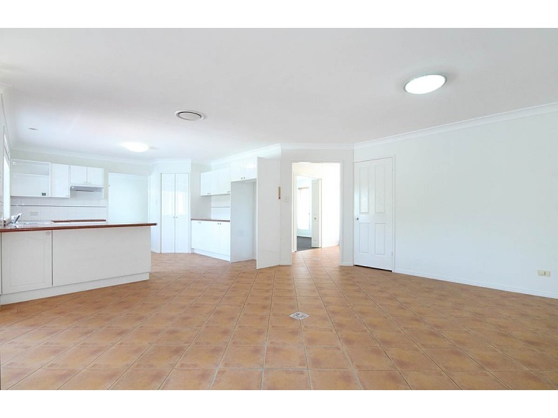 8 Ruisdael Place, Mackenzie QLD 4156