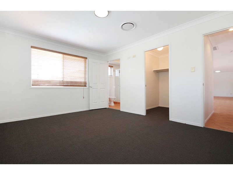 8 Ruisdael Place, Mackenzie QLD 4156