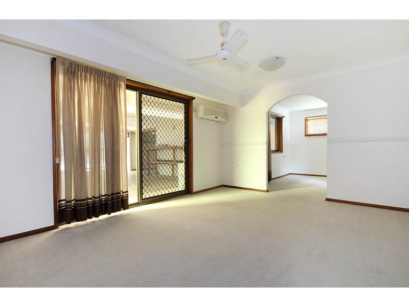 7 Lydford Ct, Carindale QLD 4152