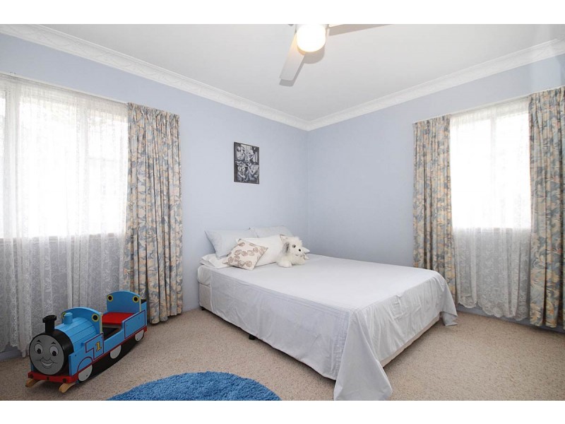 11 Chataway Street, Carina Heights QLD 4152