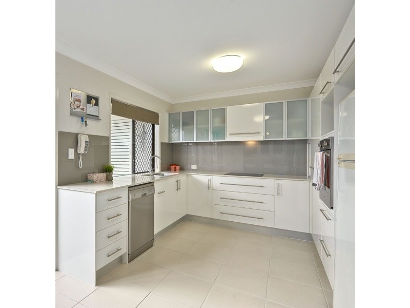 3 Oxford Close, Carindale QLD 4152