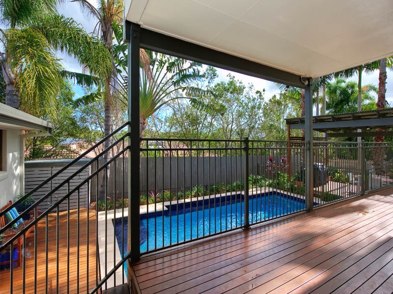 3 Oxford Close, Carindale QLD 4152